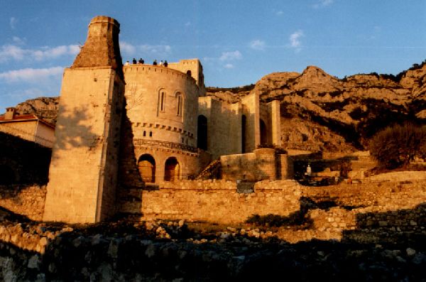 Kruja - die Festung im Abendlicht