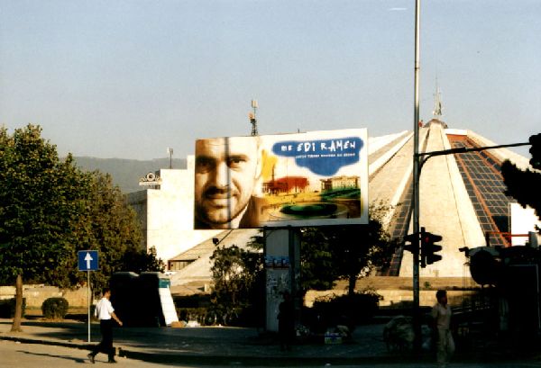 Tirana - Wahlplakat fuer Edi Ramen