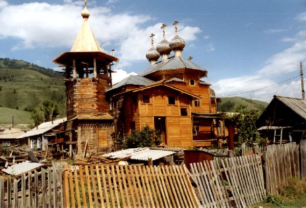 Kirchenbau in Ust-Koksa