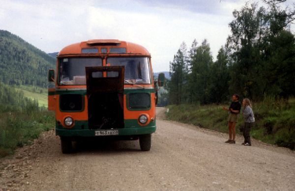 Der Bus muss erst mal Luft schnappen.