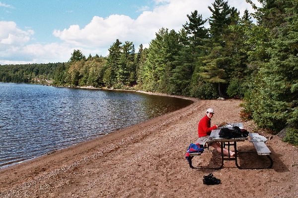 Algonquin Provencial Park - Briefe schreiben an Strand